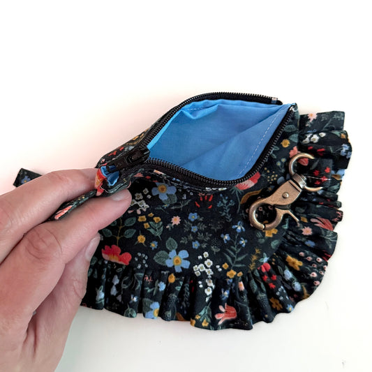 Neutral Garden - Ruffle Wallet