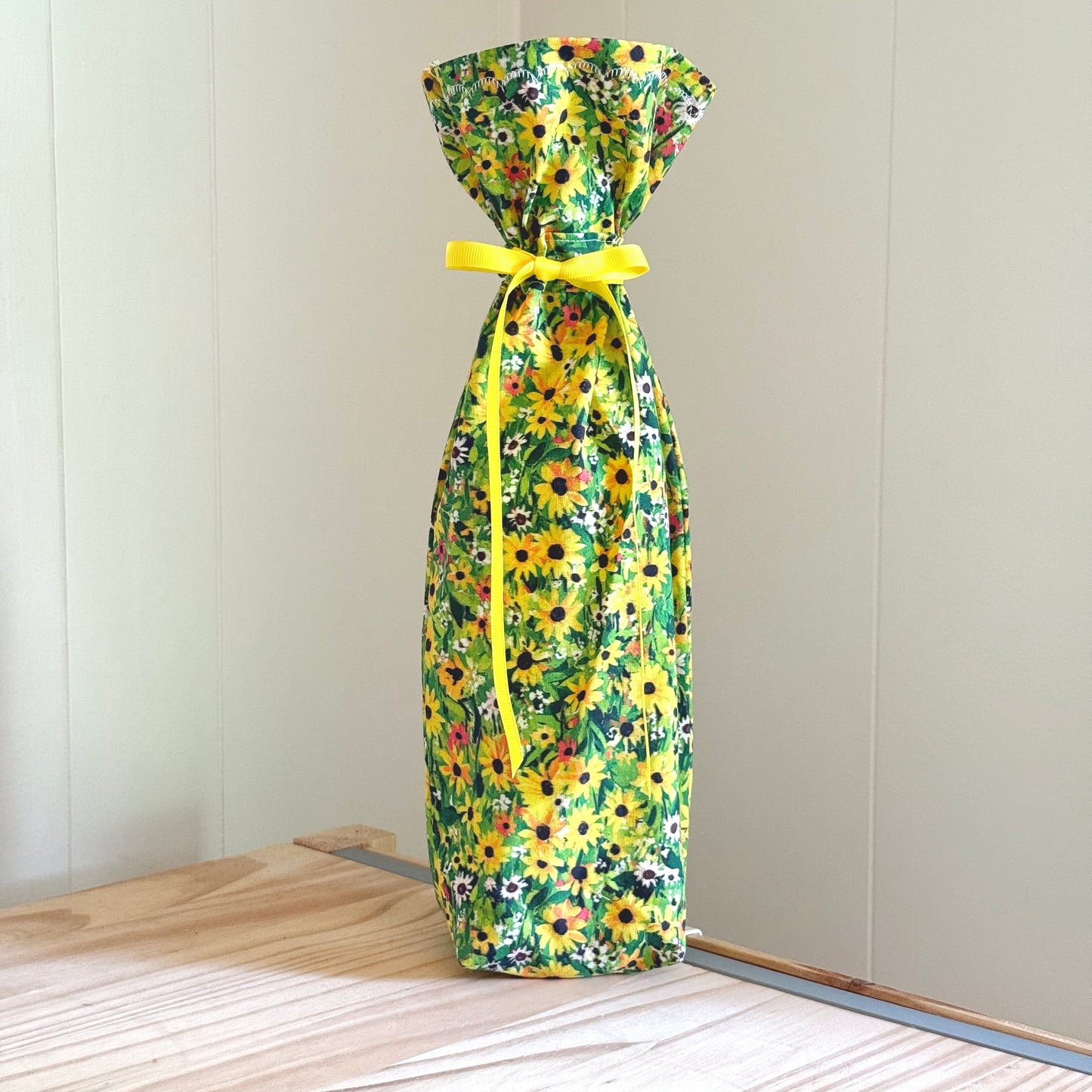 Black Eyed Susans - Bottle Bag